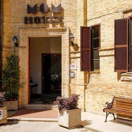 Mom Hotel