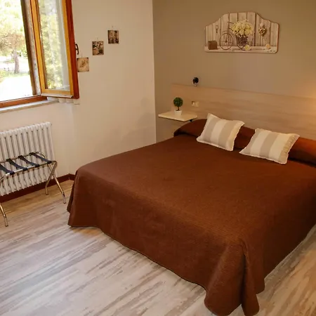 Mom Hotel 2*