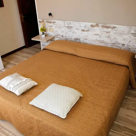 Mom Hotel
