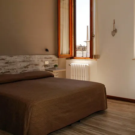 Mom Hotel Asís