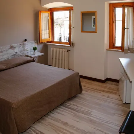 Hotel Mom Asís