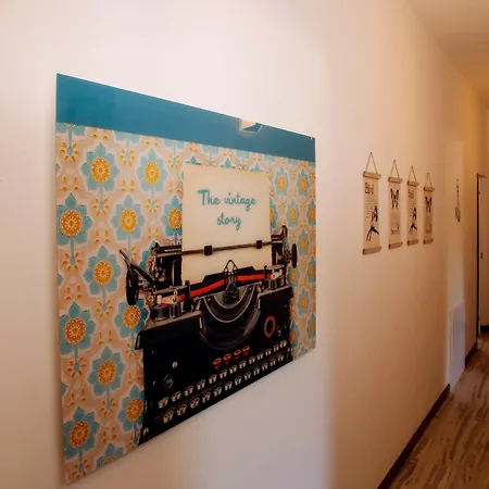 Mom Hotel 2*