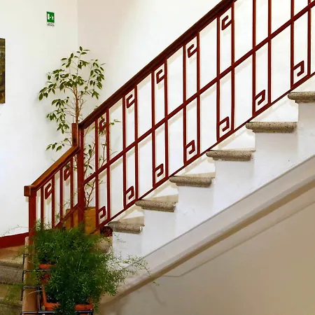 Mom Hotel