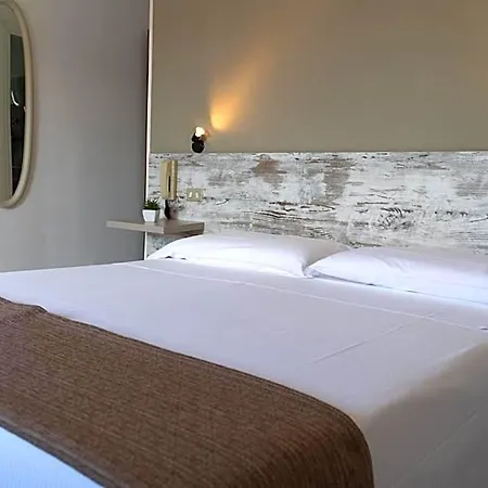 Mom Hotel